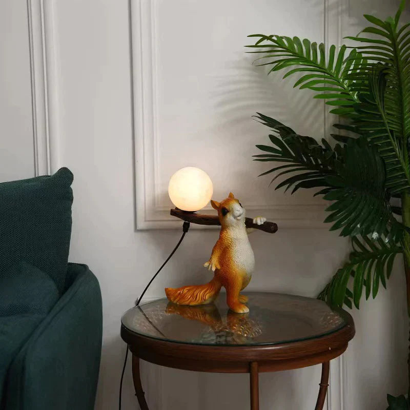 TwinkleTwig | Nature-Inspired Squirrel & Trunk Design Table Lamp