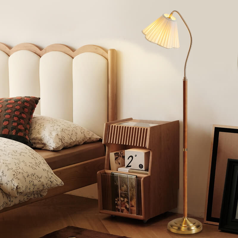 GlowLodge | Japanese Vintage Flower Solid Wood Iron Fabric 1-Light Floor Lamp
