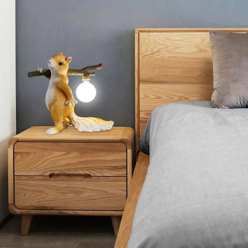 TwinkleTwig | Nature-Inspired Squirrel & Trunk Design Table Lamp