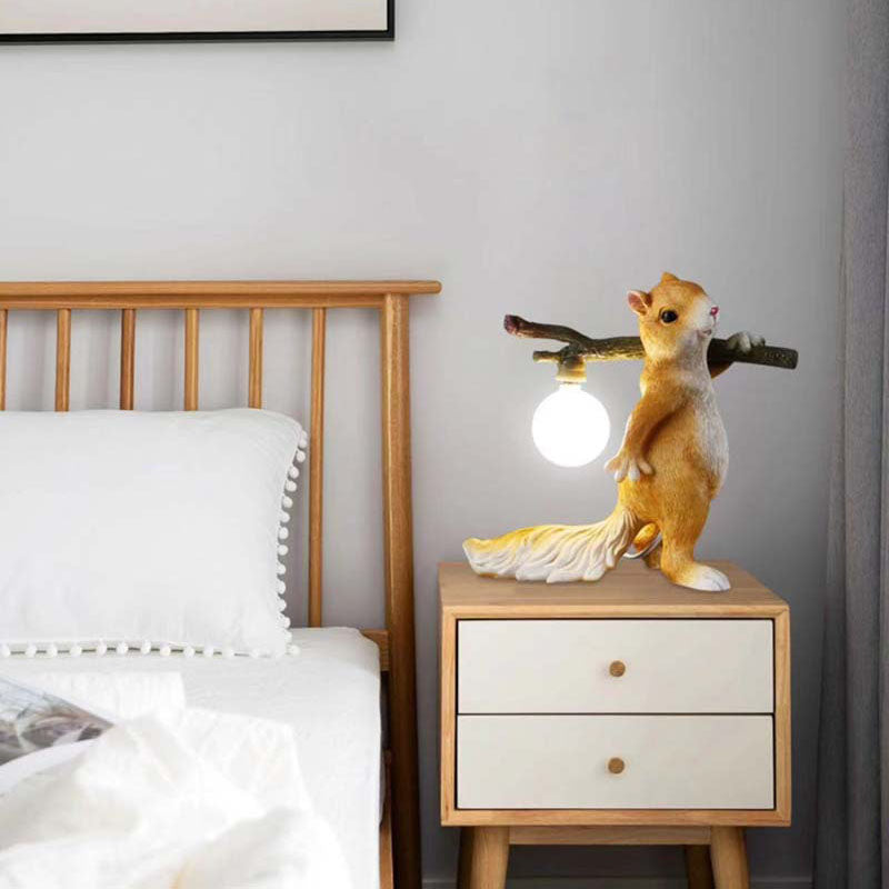 TwinkleTwig | Nature-Inspired Squirrel & Trunk Design Table Lamp