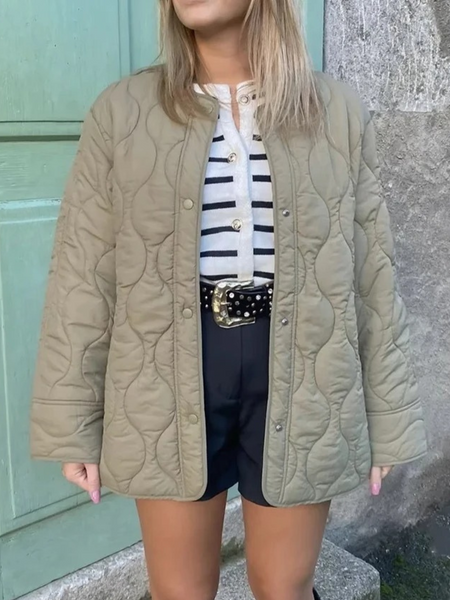 Elegant Women's Quilted Jacket - Stylish Long Sleeve Winter Coat with Button Closure-2