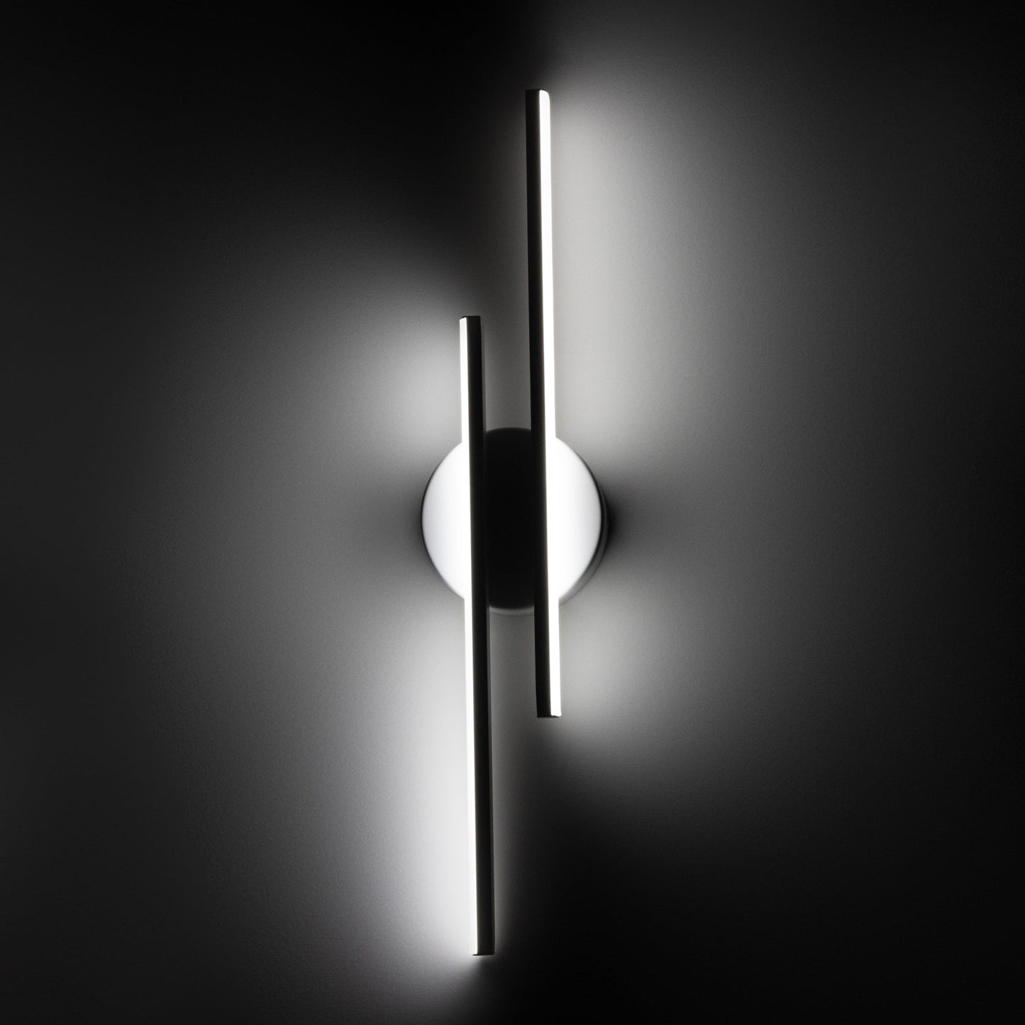 EdgeLine | Double Vertical Wall Lamp