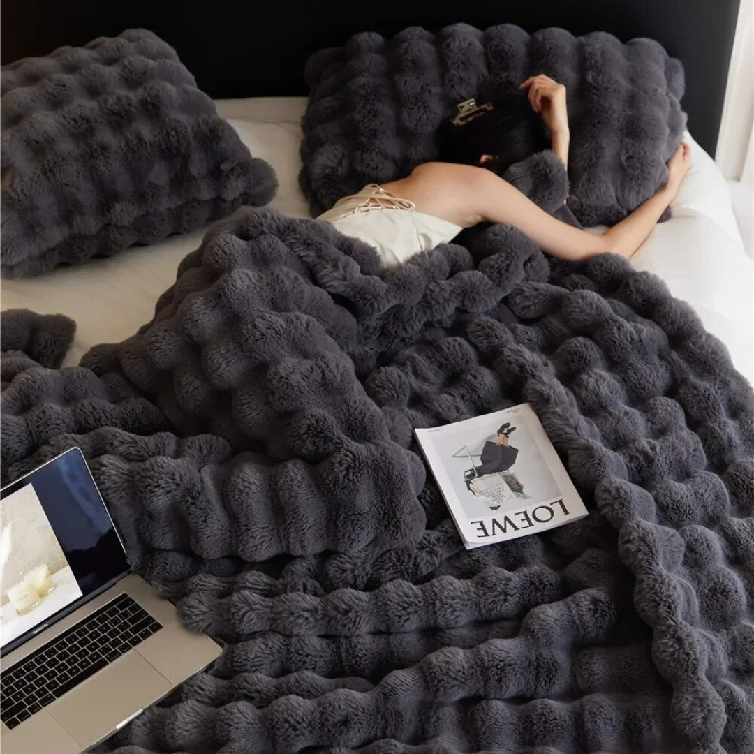 WarmWol | The Plush Blanket Everyone is Talking About