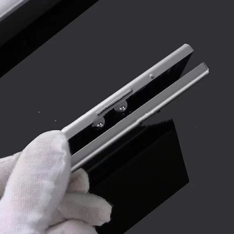 SteelSafe | Protective case for up to 6 cards with bayonet catch