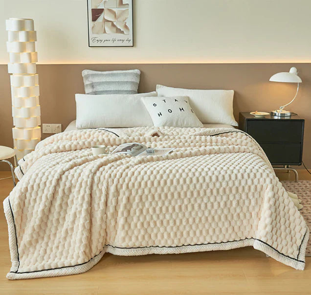 CloudWrap | Soft Premium Snuggle Blanket in a Modern Look