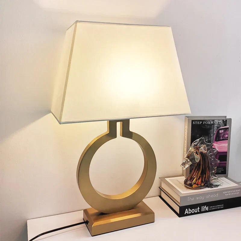 GleamRing | Chic Modern Table Lamp