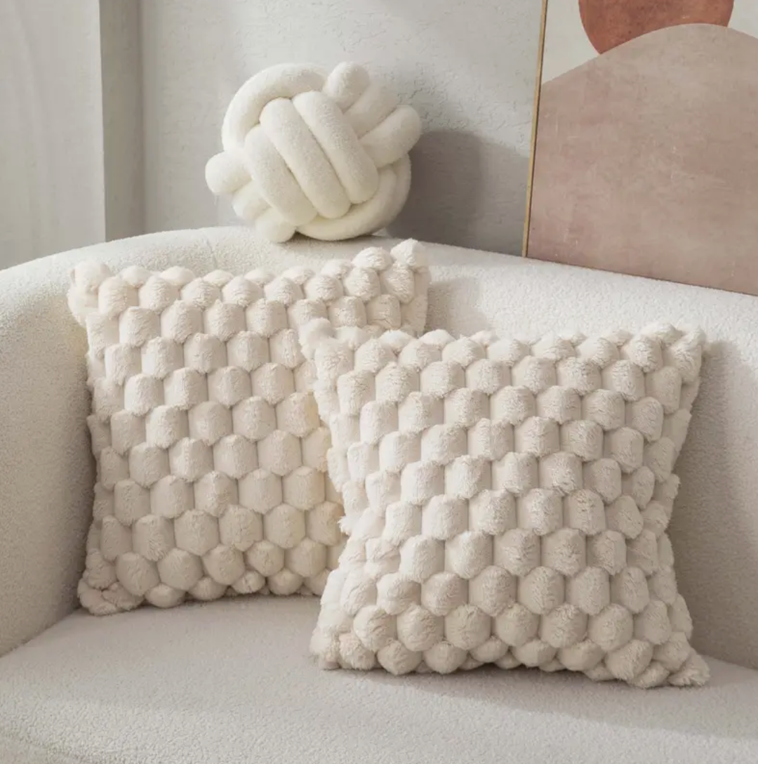 PillowCloud | Soft Cushion with Fluffy Cushion Cover