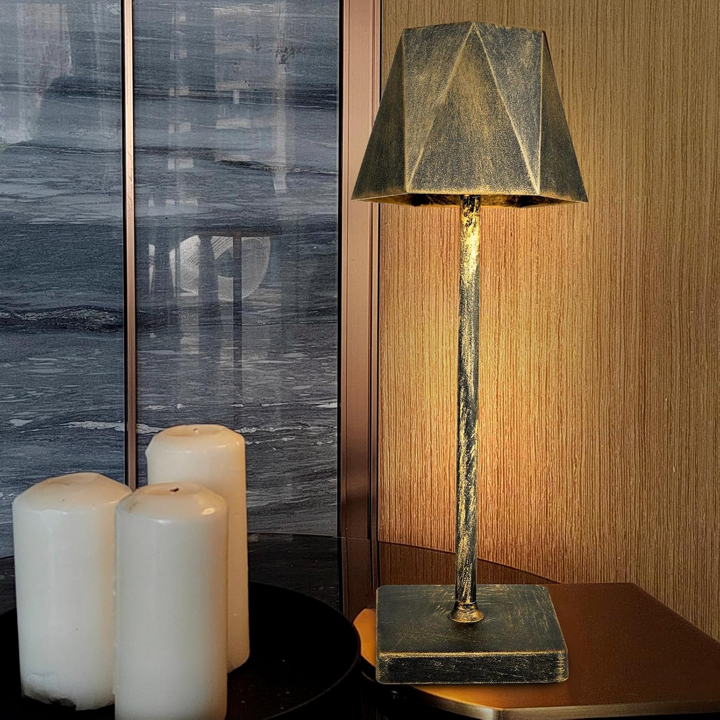 BrightEase | Lightweight Cordless Desk Lamp5