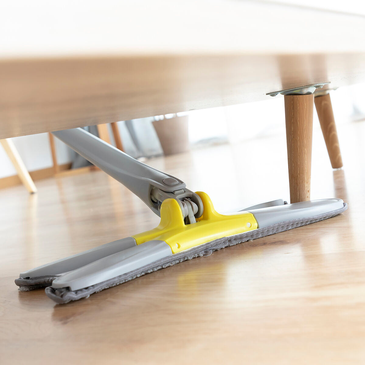 CleanTwist | Self-Cleaning Microfibre Mop4