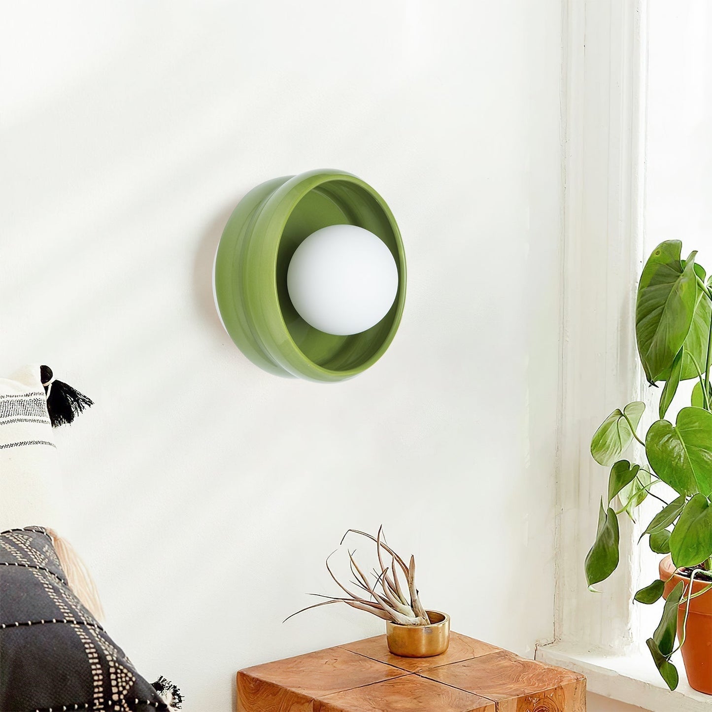 RingGlow | Elegant Round Ceramic Wall Light