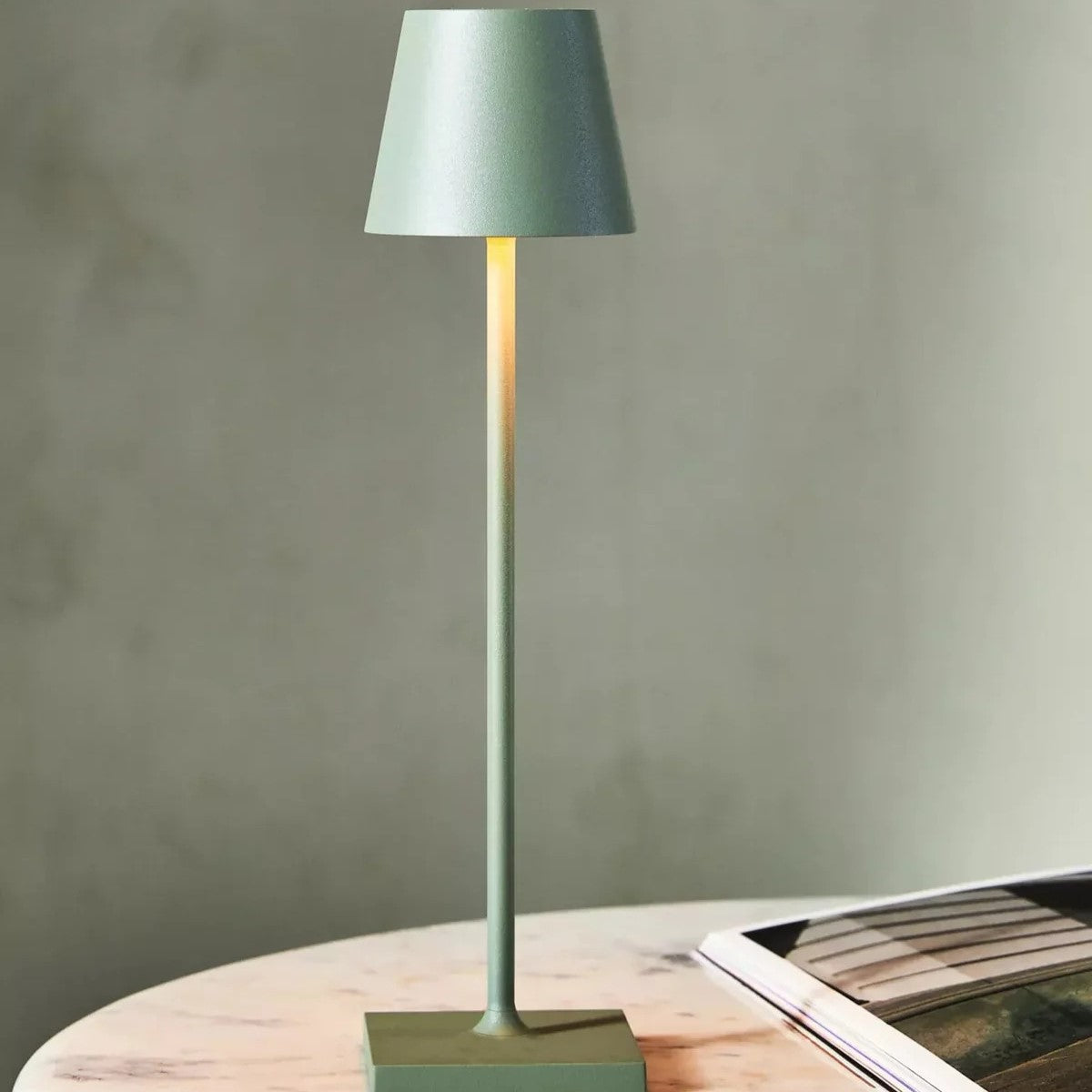 Variant image for Belle Lumière | Dimmable Table Lamp – Elegant Touch Control Design-10