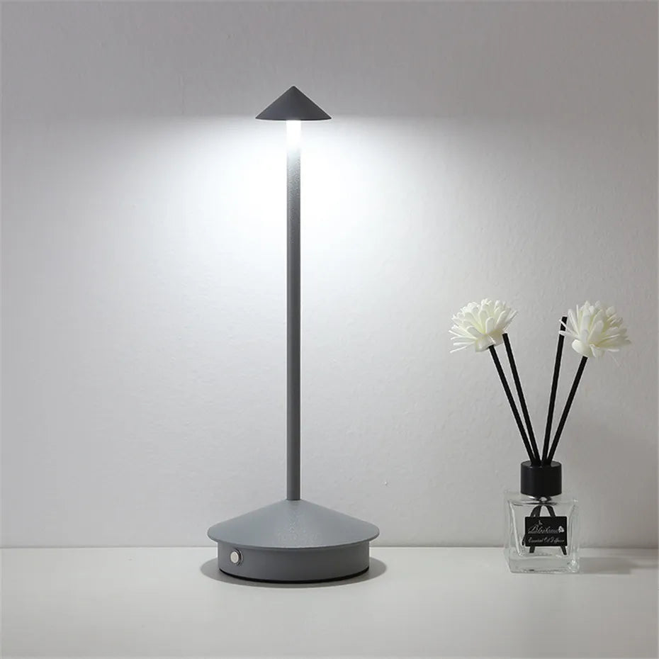 GlowArrow | Unique Wireless Table Lamp9