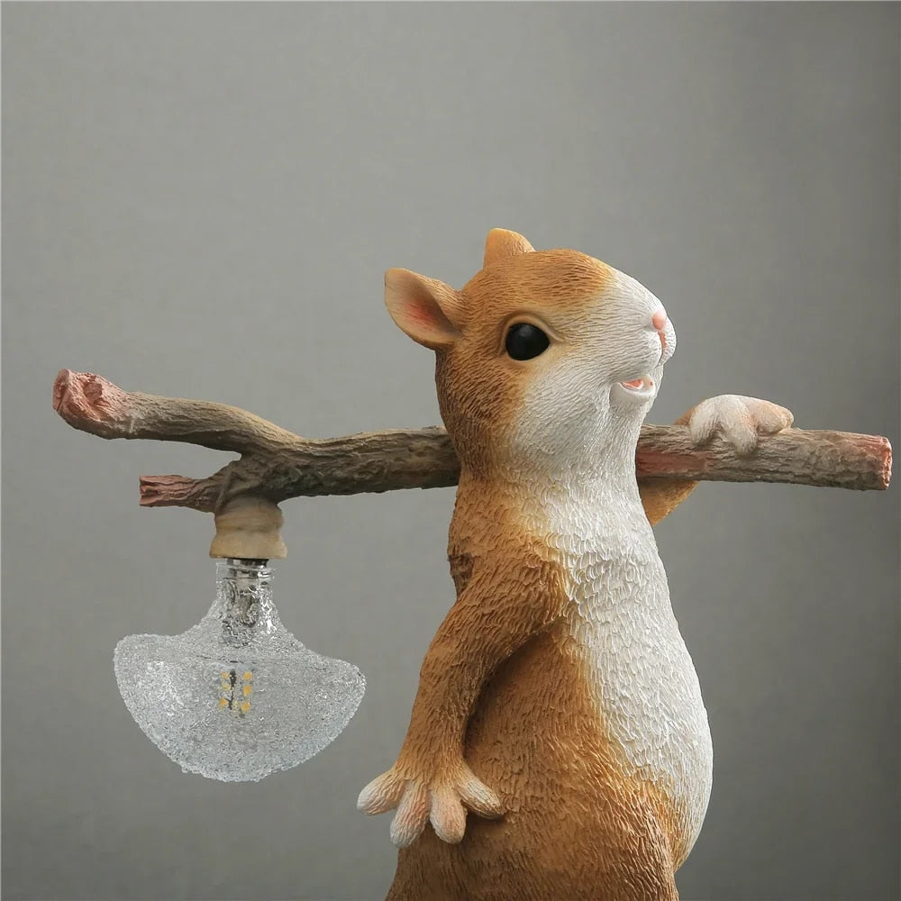 TwinkleTwig | Nature-Inspired Squirrel & Trunk Design Table Lamp