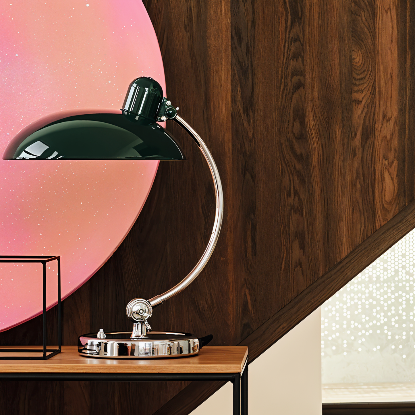 GlowVirella | Adjustable Vintage Desk Lamp Made of Iron