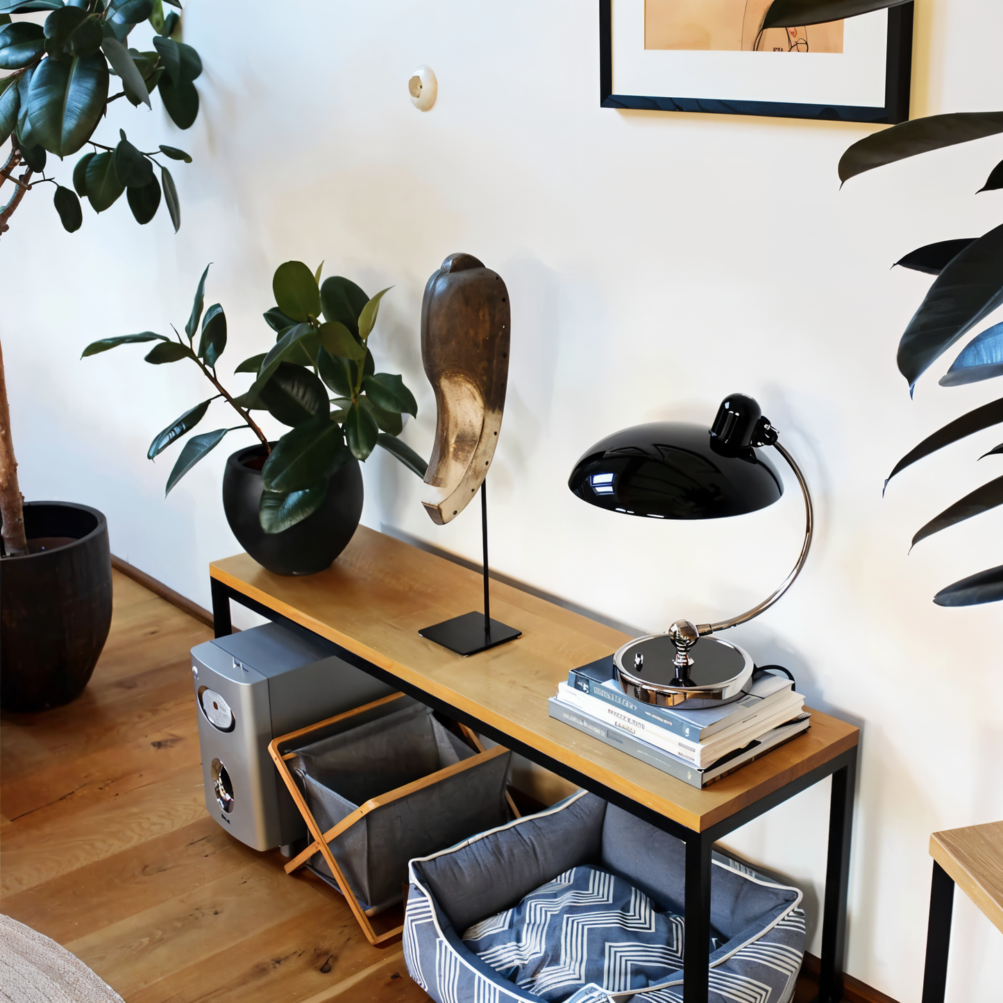 GlowVirella | Adjustable Vintage Desk Lamp Made of Iron