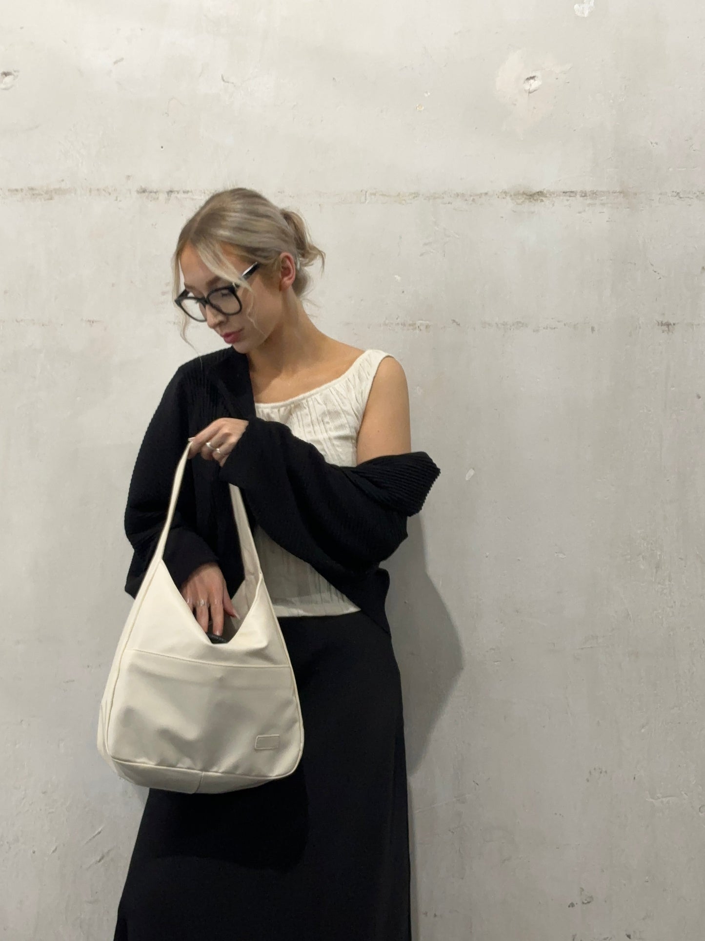 LoraBag | Shoulder Bag – Minimalist Design & Easy-Clean Finish
