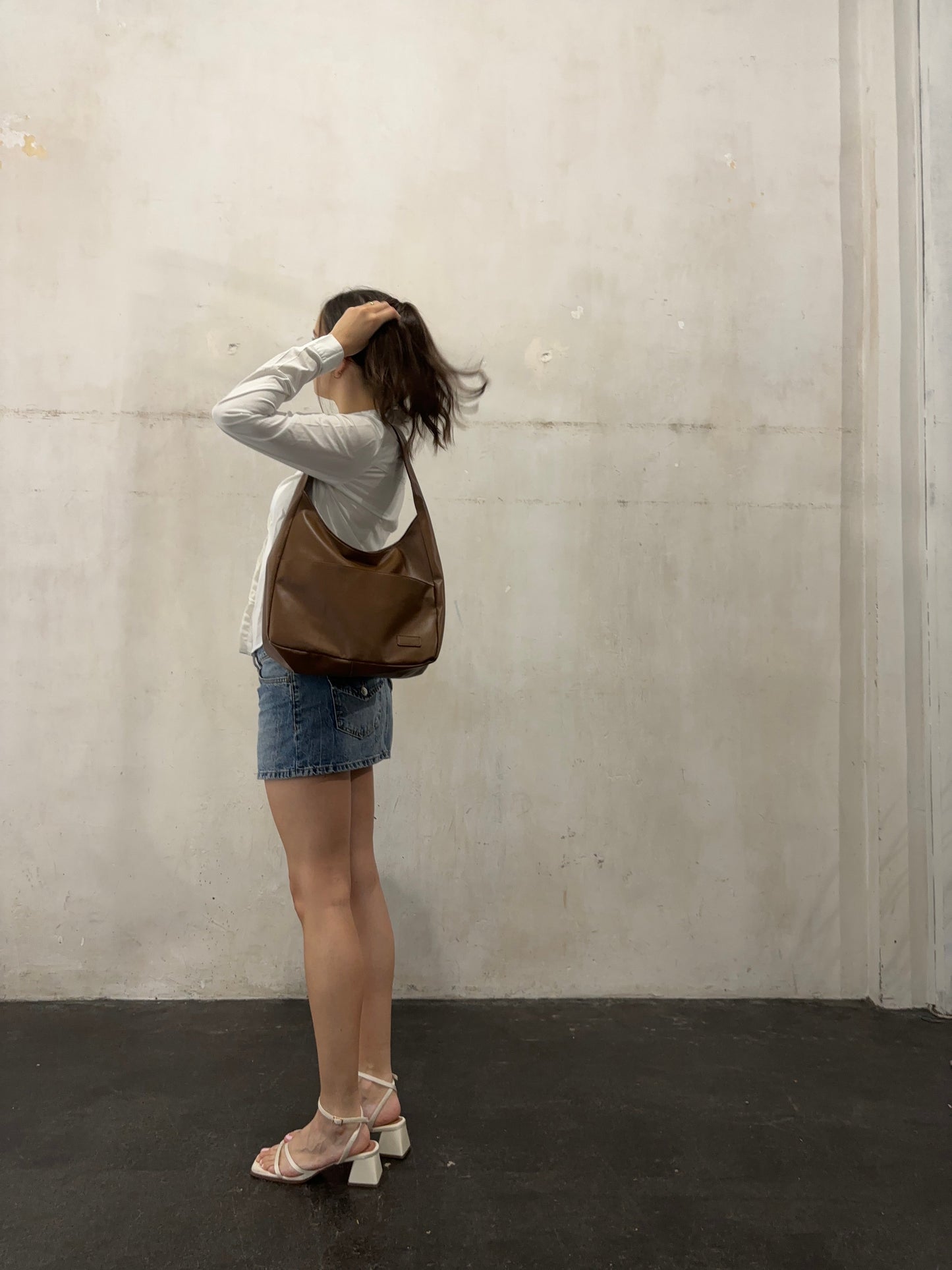 LoraBag | Shoulder Bag – Minimalist Design & Easy-Clean Finish
