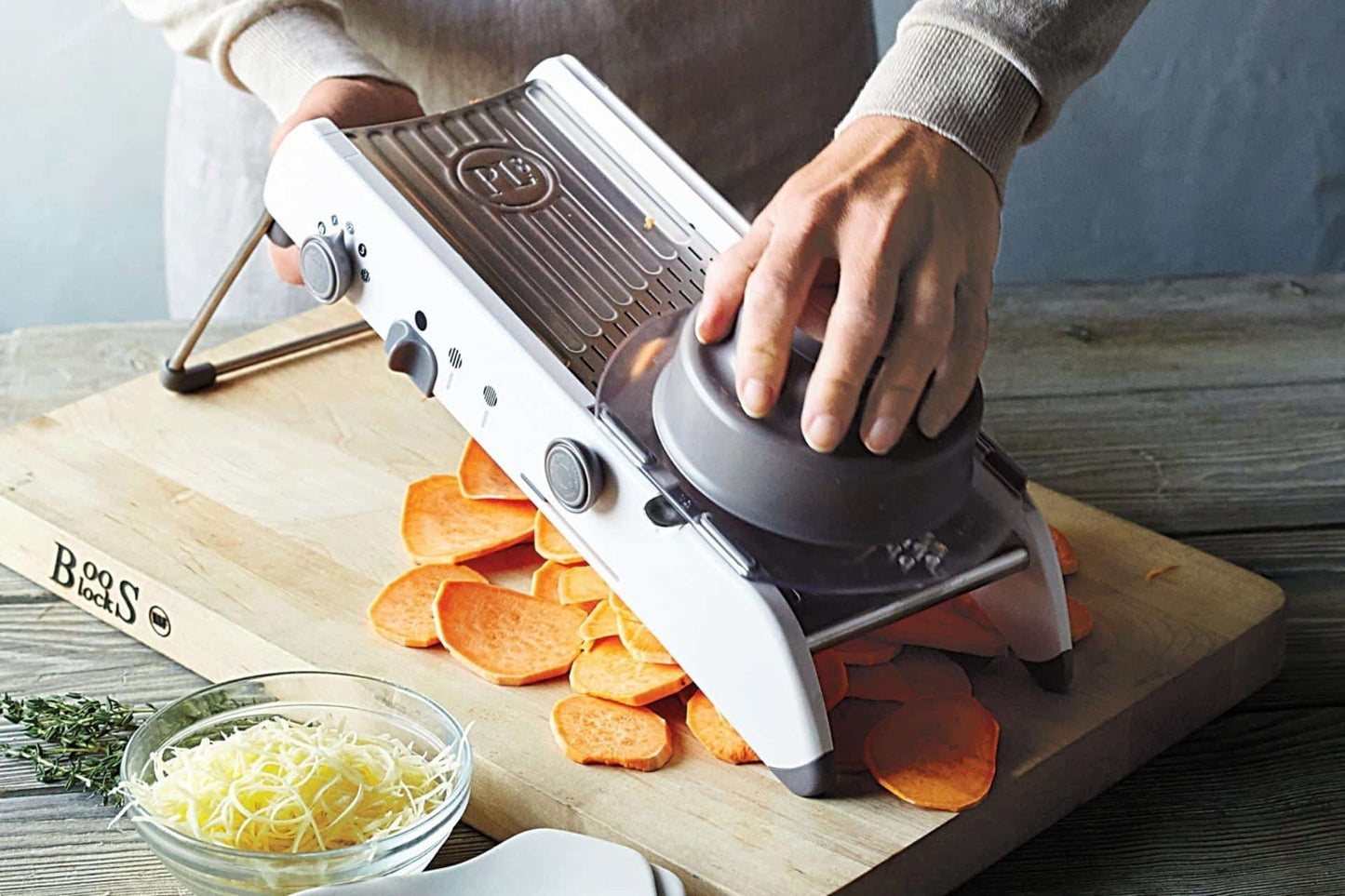 KitchenMaster | Quick, Precise, and Safe Vegetable Slicer