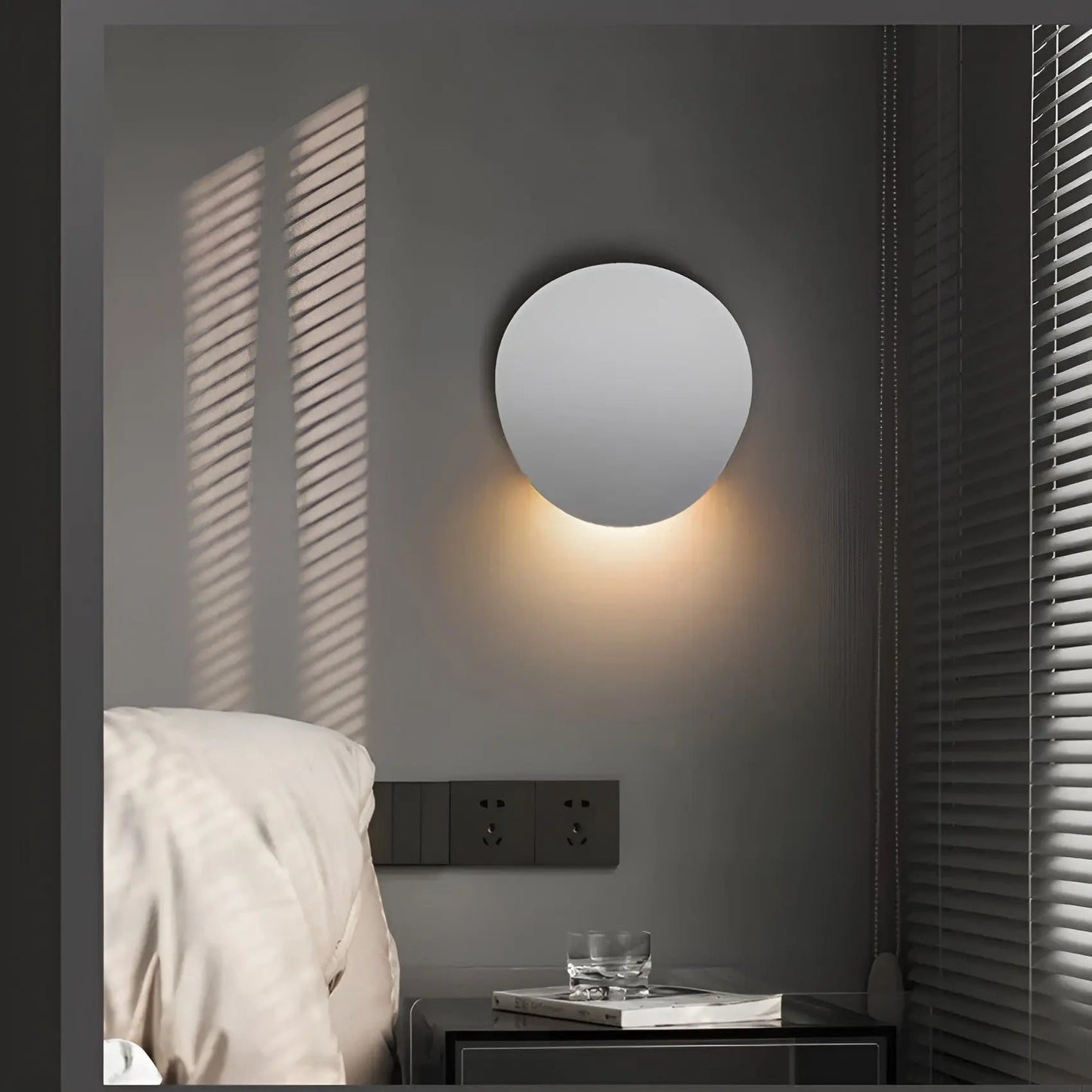 LunaBeam | Elegant Wall Light2