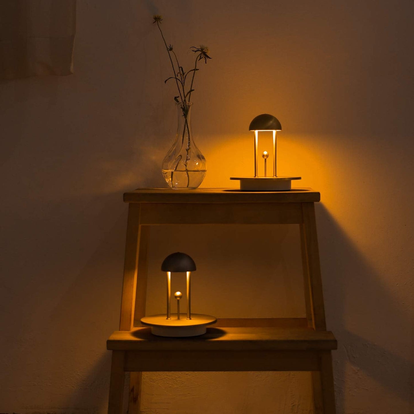 AuraDome | Gesture-Controlled Table Lamp