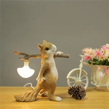 TwinkleTwig | Nature-Inspired Squirrel & Trunk Design Table Lamp