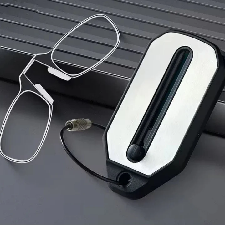 GlanceFit | Stylish, foldable reading glasses for travelling