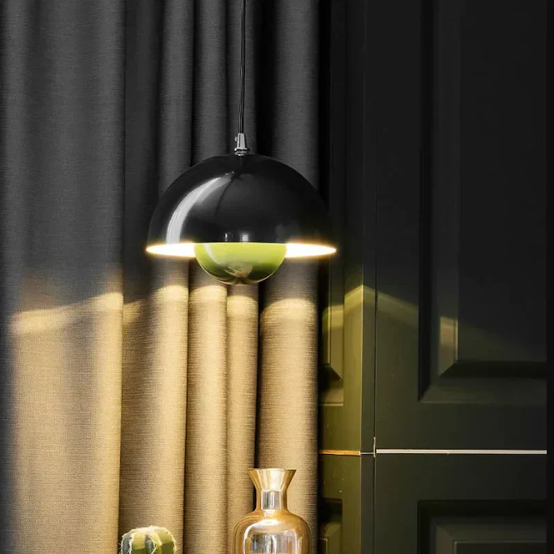 ScandiPetal | Elegant Pendant Light with Floral Touch