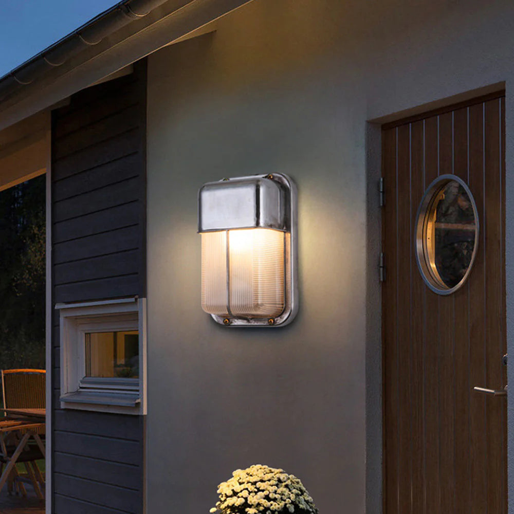 SteelDome | Industrial Wall Light2