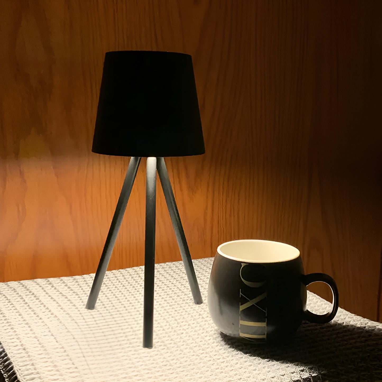 TripodGlow | Portable & Touch Control Wireless Table Lamp2