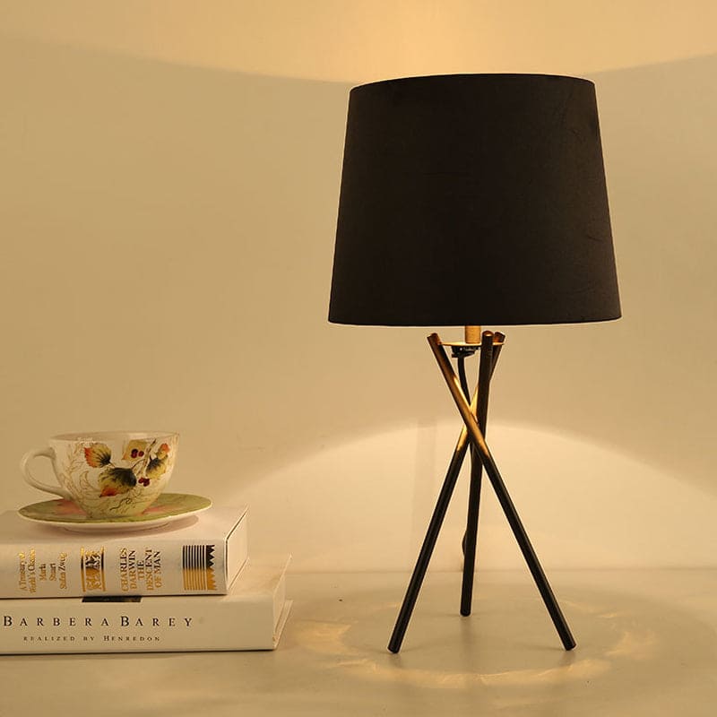 TripodLamp | Minimalist Fabric Table Lamp1