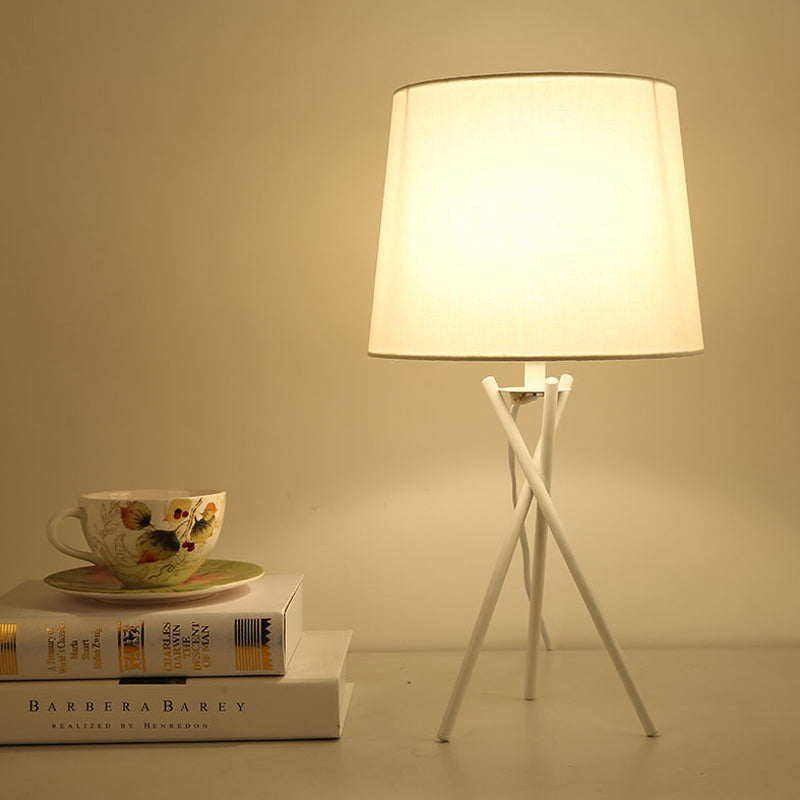 TripodLamp | Minimalist Fabric Table Lamp2