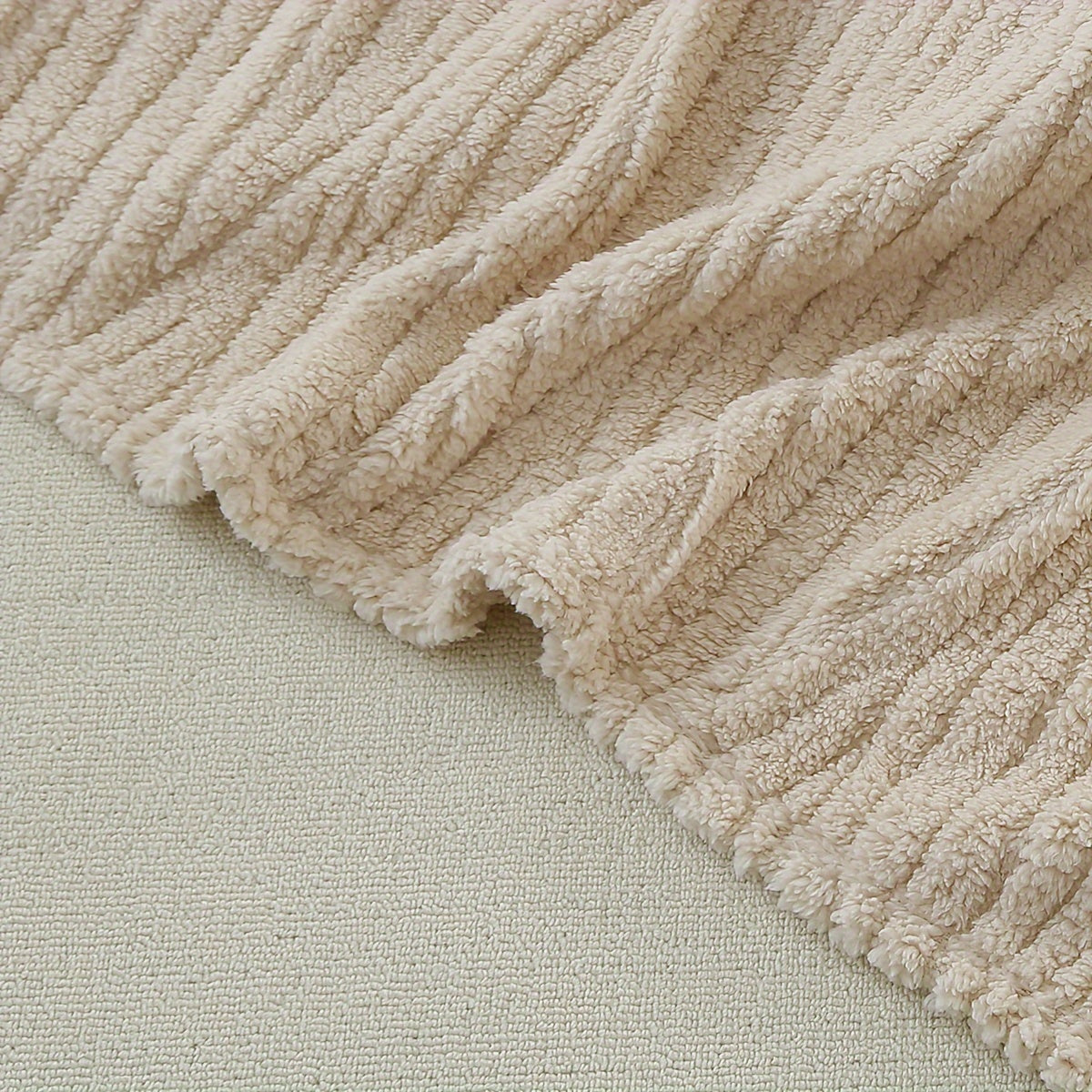 CuddleNest | Baby Cloak – Soft Knitted Plush with Wind Protection