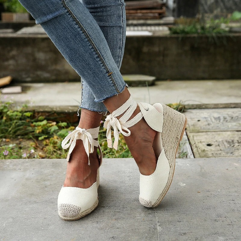 Belinda | Kile heel sandals with laces