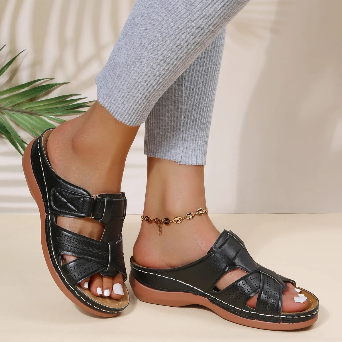 Evelyn | Orthopedic Leather Sandals with Strap Restraint