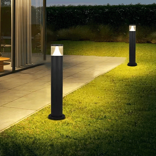 LuminoPost | Slim LED Outdoor Lamp in Black