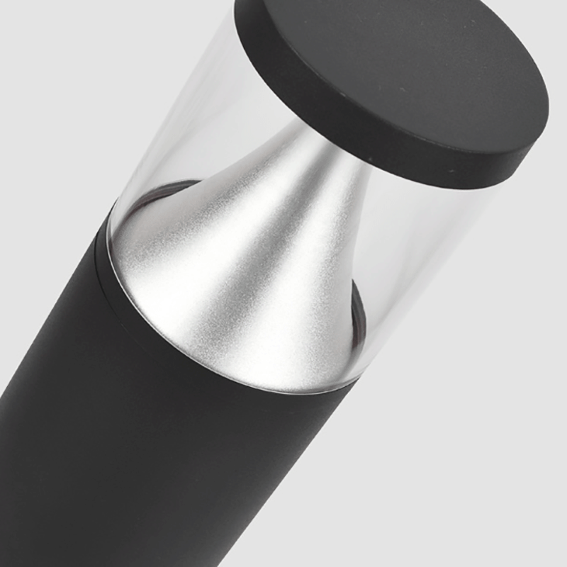LuminoPost | Slim LED Outdoor Lamp in Black