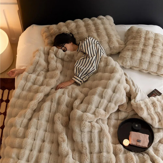 WarmWol | The Plush Blanket Everyone is Talking About