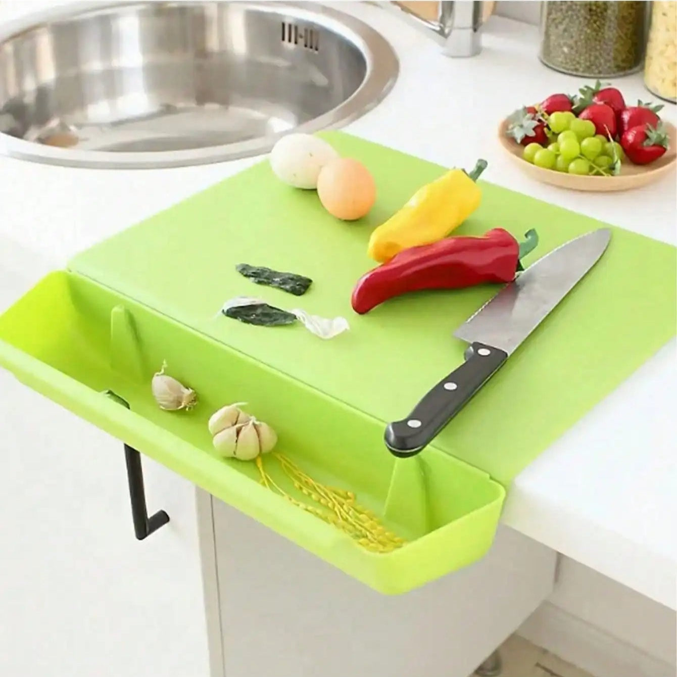 SliceBin | 2 in 1 Chopping Board with Container