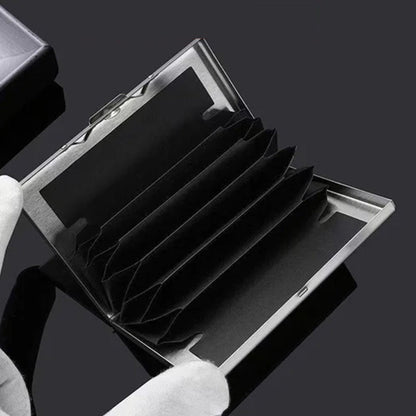 SteelSafe | Protective case for up to 6 cards with bayonet catch