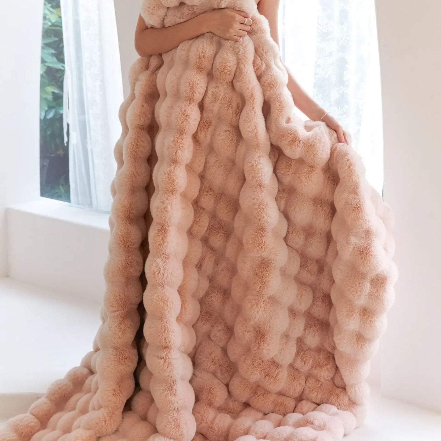 WarmWol | The Plush Blanket Everyone is Talking About