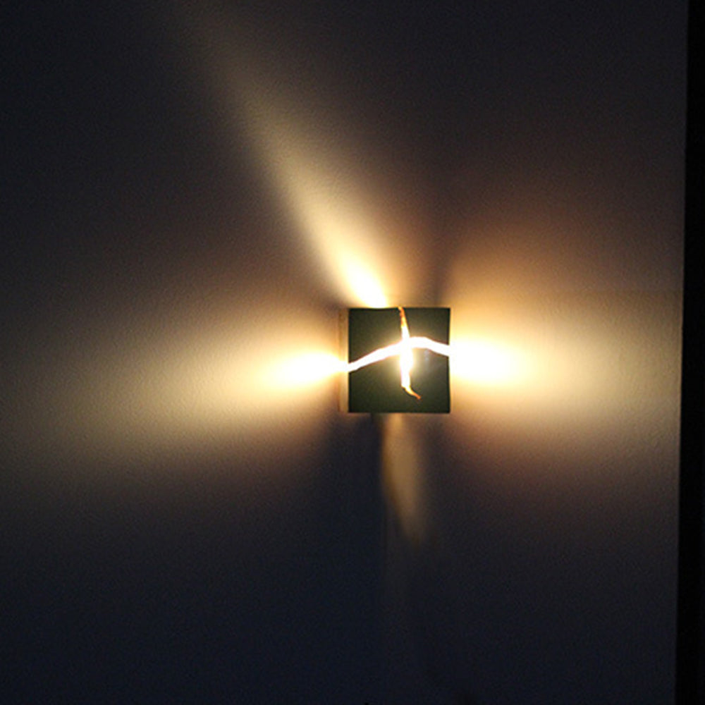 CrackGlow | Modern Cracked Wall Lamp