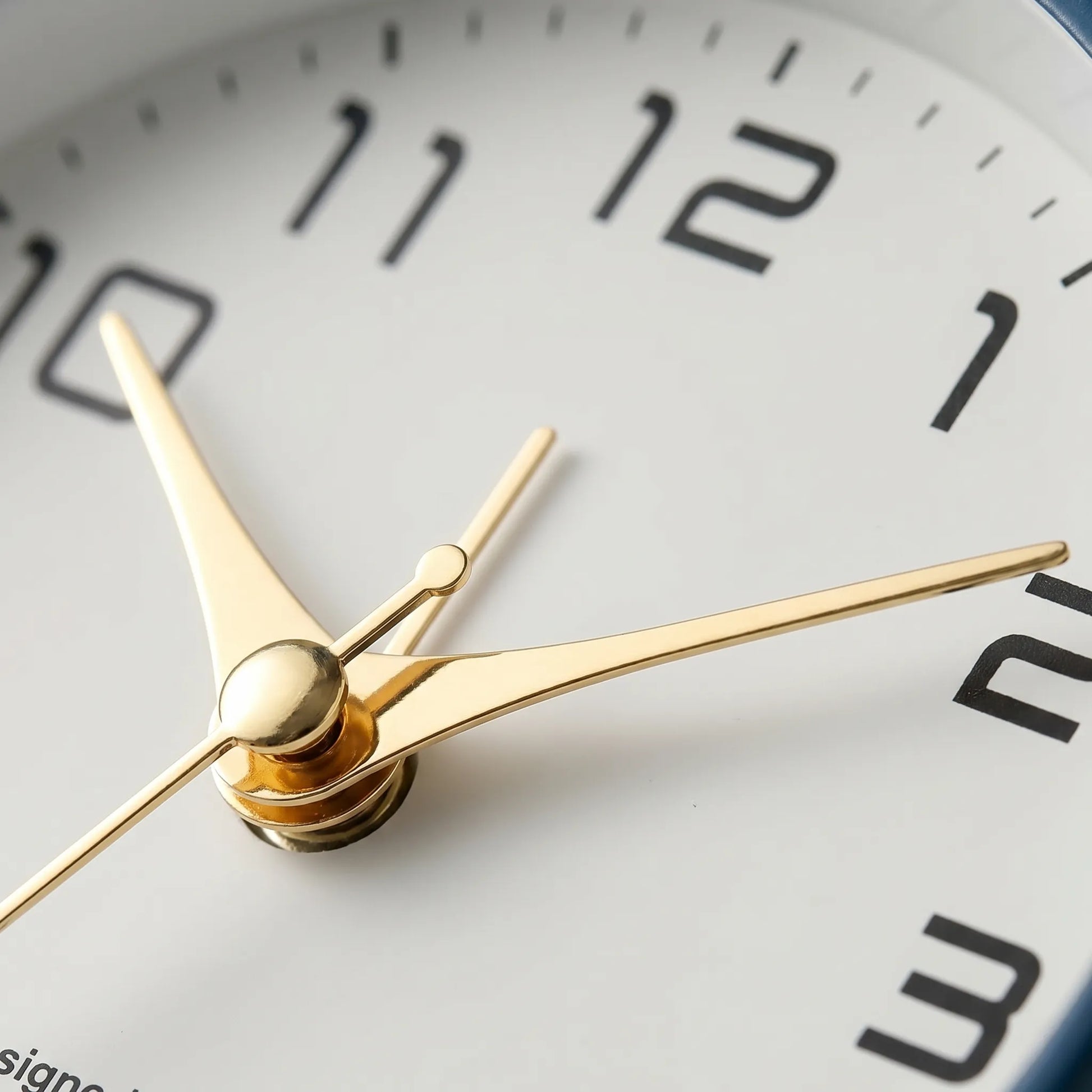 AeraDial - Scandinavian Style Table Clock