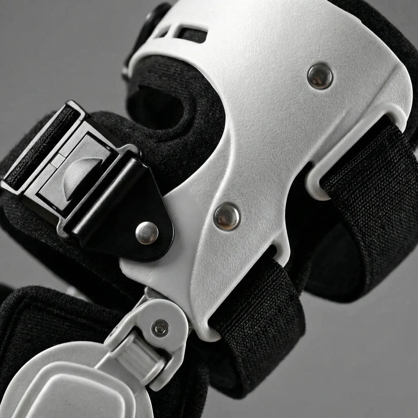 ArthroVance - Adjustable Hinge Knee Brace