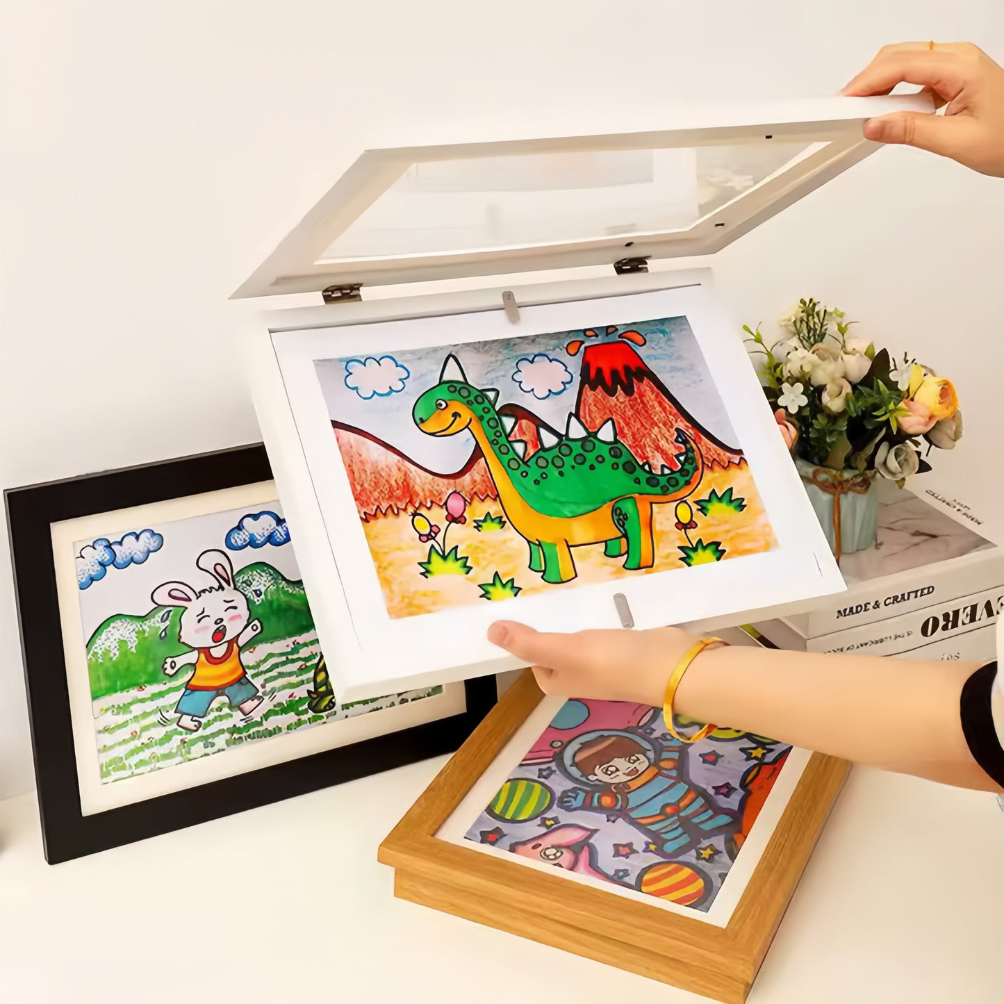 Artiva - Front-Opening Display Frame