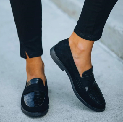 Elegance-Urban - Women's Black Loafers in Luxury Leather for All-Day Comfort-4