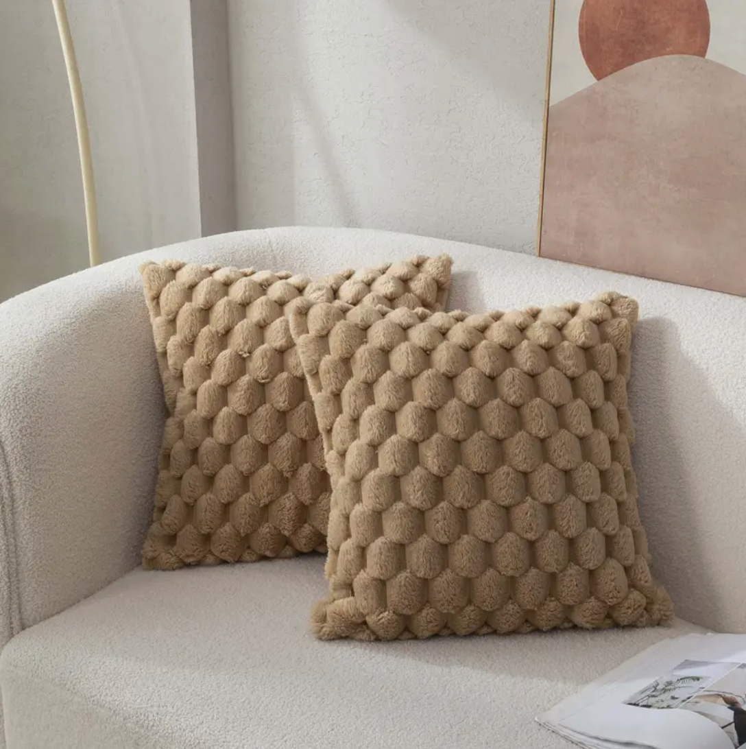 PillowCloud | Soft Cushion with Fluffy Cushion Cover