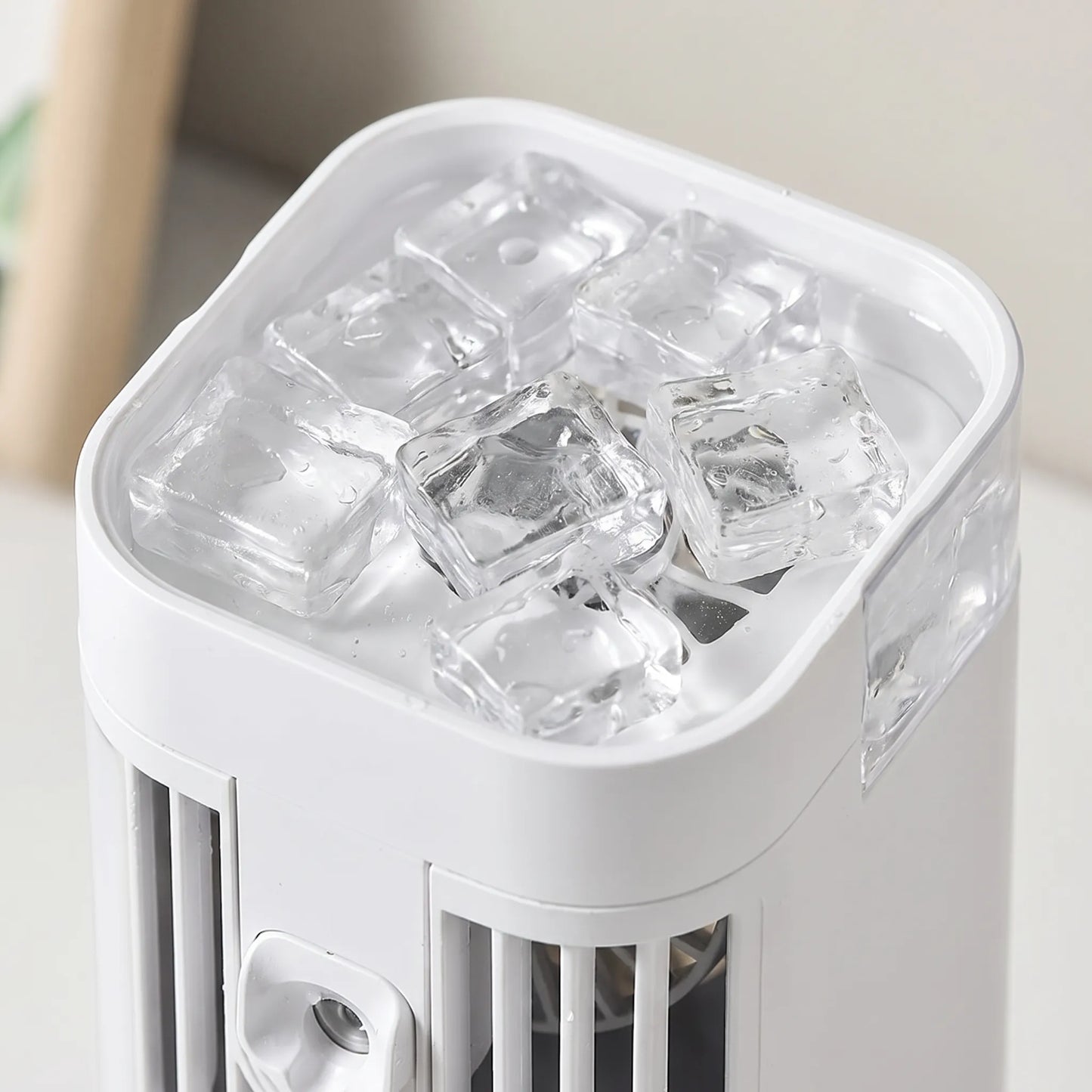 Breezov - Compact Vertical Desk Misting Fan