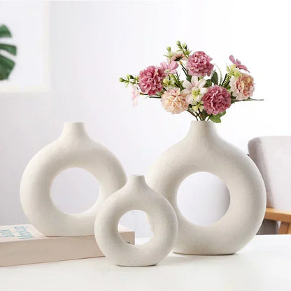 CircVase - Circular Hollow Decorative Vase