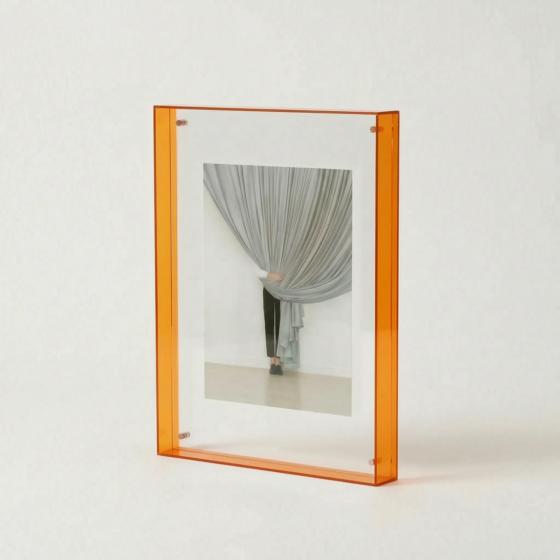 Clariza - Freestanding Transparent Picture Frame