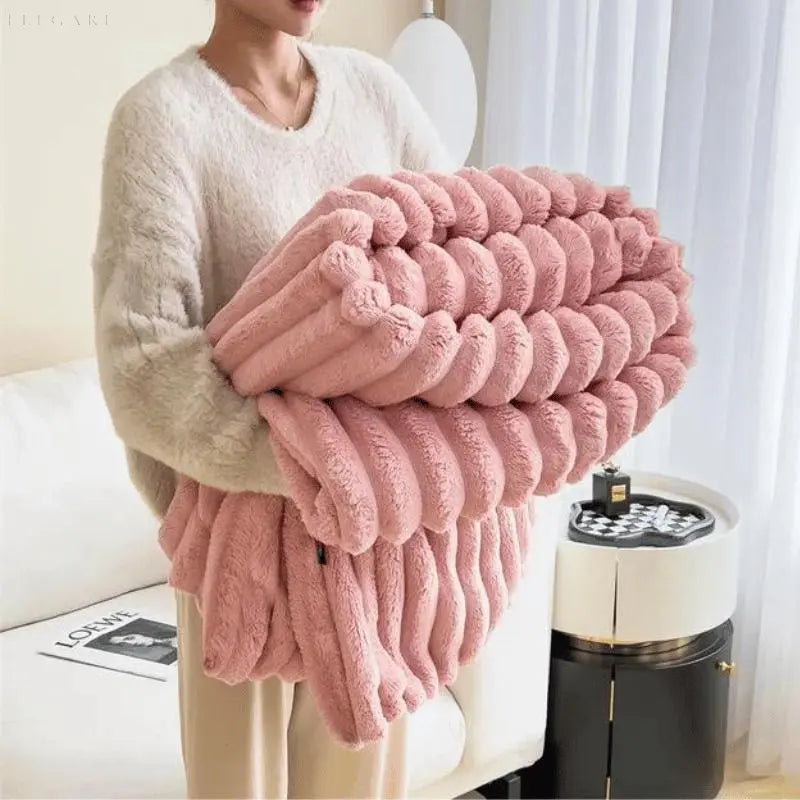 ComfortCuddle | Plush & Cozy Fleece Blanket